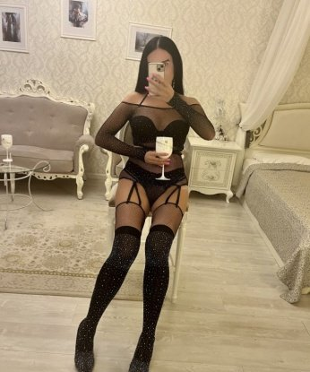 🌟 Опыт, который я приобрела, позволяет мне удовлетворить даже самые сокровенные желания. В Москве я считаюсь настоящей гвоздикой. 🌹Мои услуги настолько разнообразны, что ты не сможешь устоять перед искушением попробовать их все. Позволь мне провести тебя по пути удовольствия и раскрыть тебя во всех отношениях. 🌈Мои фото полностью соответствуют действительности, и я уверена, что они оставят в твоей памяти неизгладимый след. 💫Позвони мне, и моя нежная душа ответит на все вопросы, которые у тебя могут возникнуть. Гарантирую, что наша встреча оставит ощущение абсолютного счастья и удовлетворения. 💌 Не теряй времени, и приезжай ко мне в Москву для незабываемого вечера! 💋 Юлия